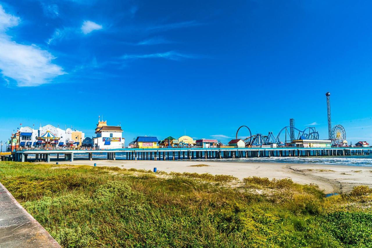 غالفيستون، تكساس Blue Skies Ahead Quick Walk Into Town And Beach المظهر الخارجي الصورة